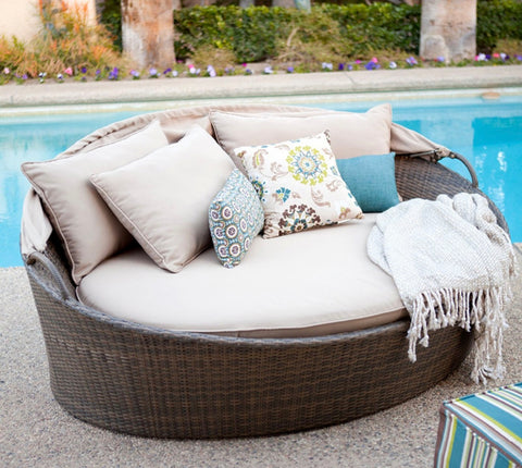 Relaxation Haven Round Daybed with Canopy